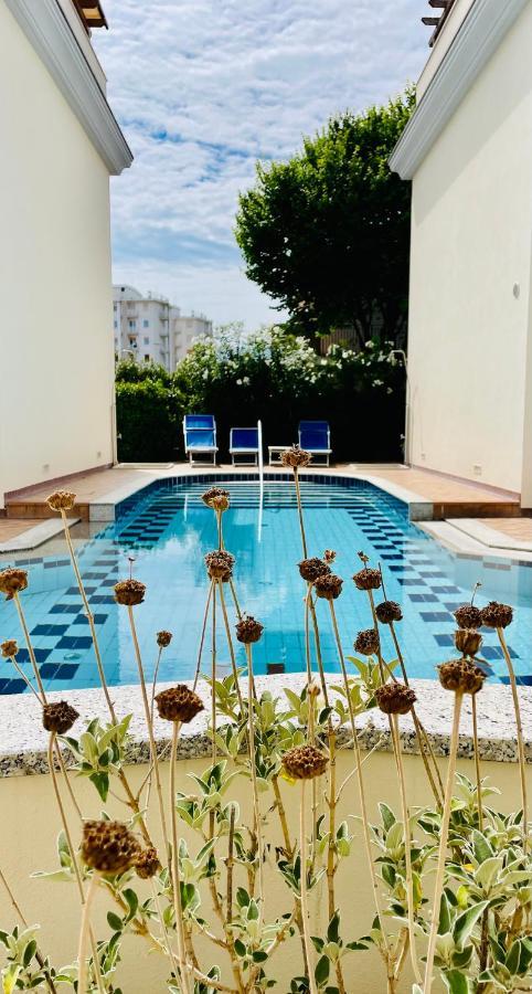 Апартаменты Borgo Al Mare Лидо-ди-Езоло Экстерьер фото